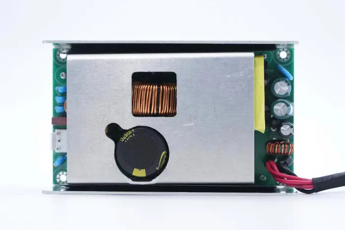 Uusi tuotteemme - 300 W GaN-virtalähde